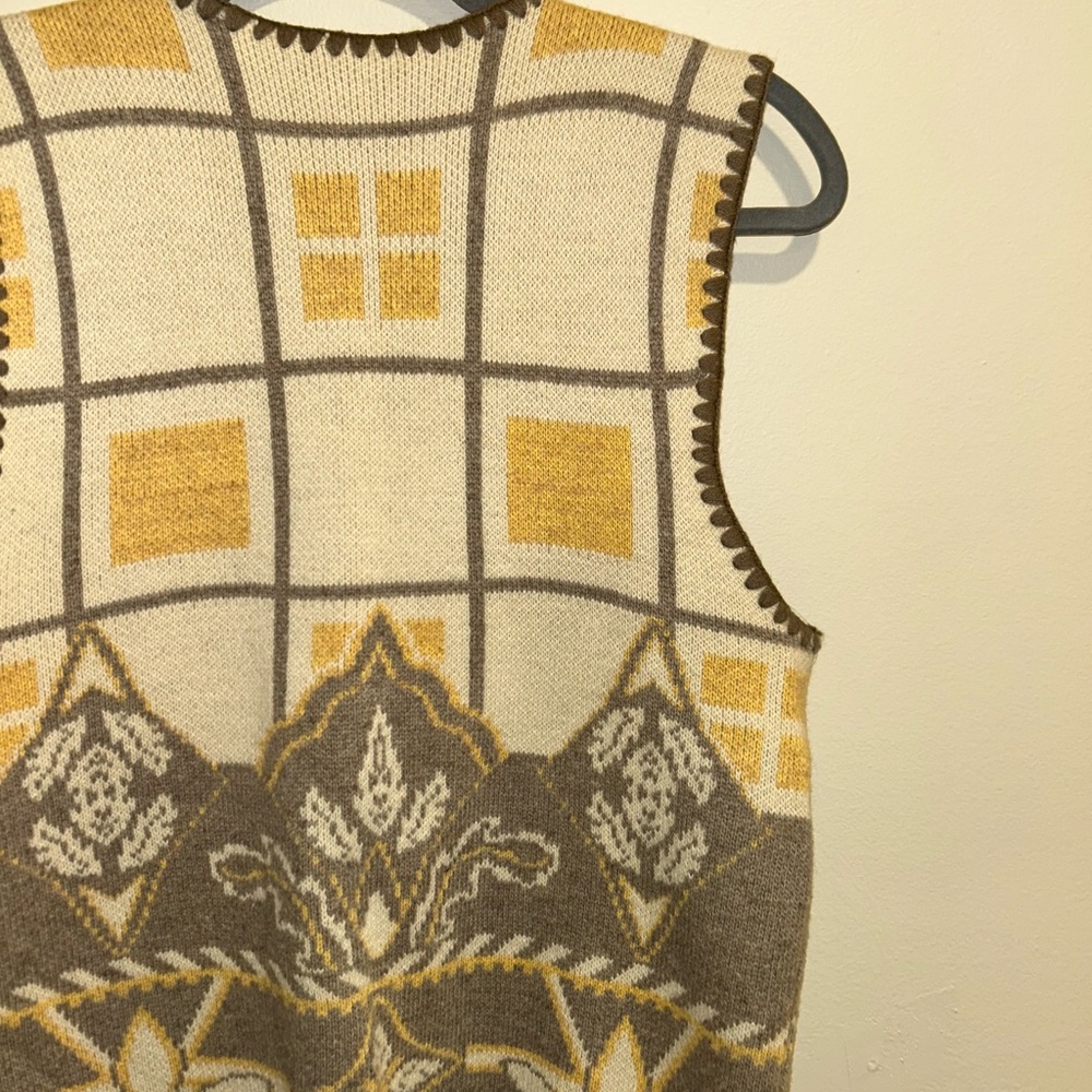 Granola Girl Vest - Picture 6 of 10